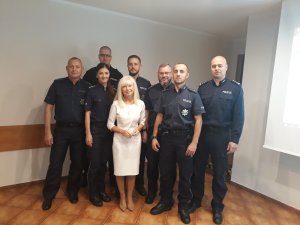 zdjecie policjantów z Sędzią Anna marią Wesołowską